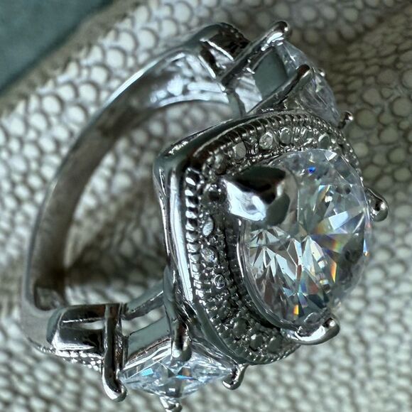 Heart Halo CZ Statement Ring Silver Tone Size 6.5 – Sparkling Bold Look - Picture 6 of 17
